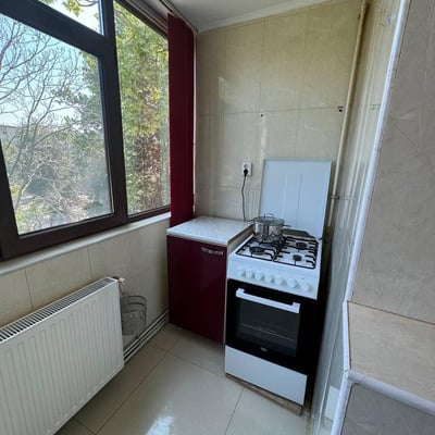 Rental of spacious 3-room apartments with a separate kitchen, 80 m², Faleza Nord, Constanta, Romania